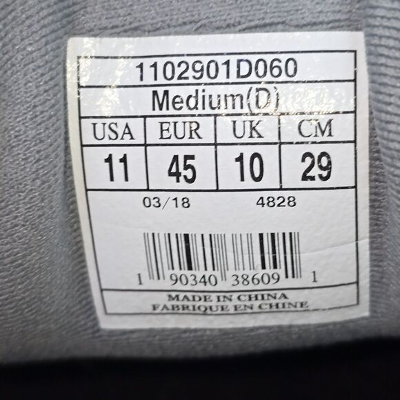 Brooks Levitate 2 Men\'s Sz 11 & 11.5 Gray Sneakers (1102901D060) MISMATCHED SIZE